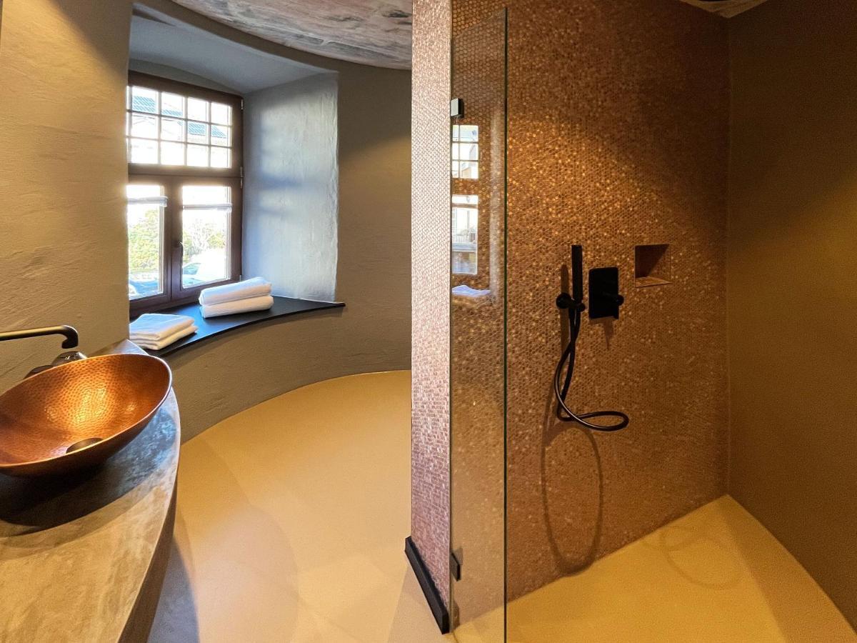 Boutiquehotel Burg Adenbach & Alter Weinbau باد نوينهار اهرفيل المظهر الخارجي الصورة