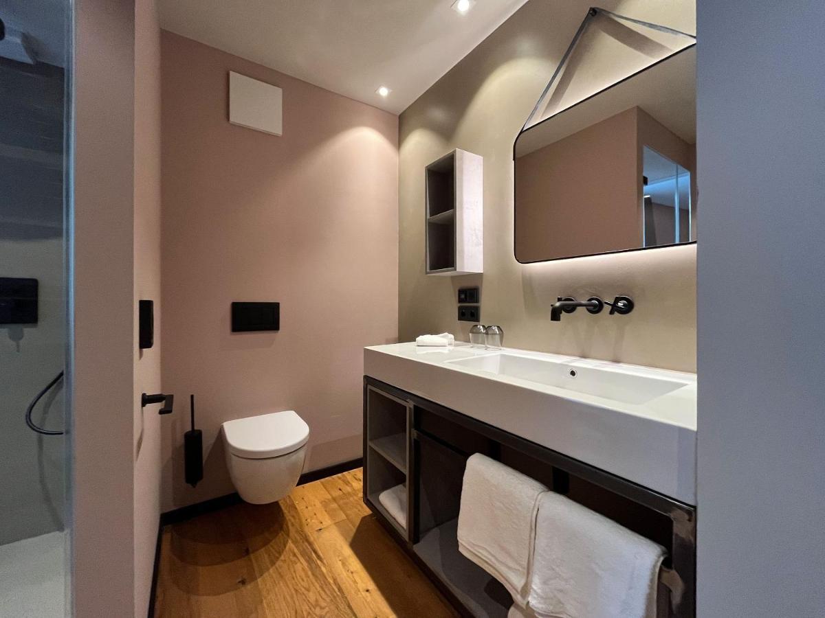 Boutiquehotel Burg Adenbach & Alter Weinbau باد نوينهار اهرفيل المظهر الخارجي الصورة