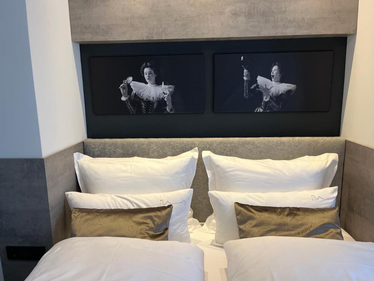 Boutiquehotel Burg Adenbach & Alter Weinbau باد نوينهار اهرفيل المظهر الخارجي الصورة