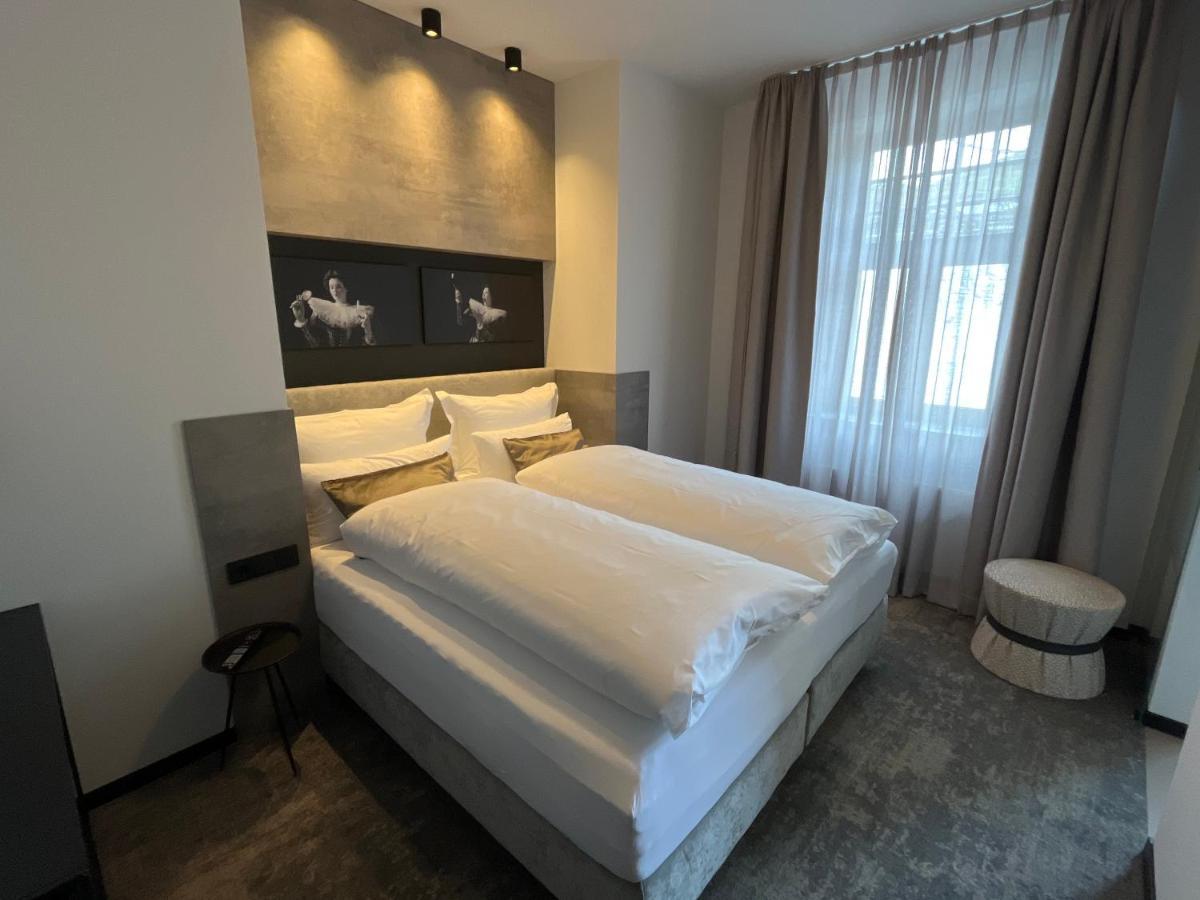Boutiquehotel Burg Adenbach & Alter Weinbau باد نوينهار اهرفيل المظهر الخارجي الصورة