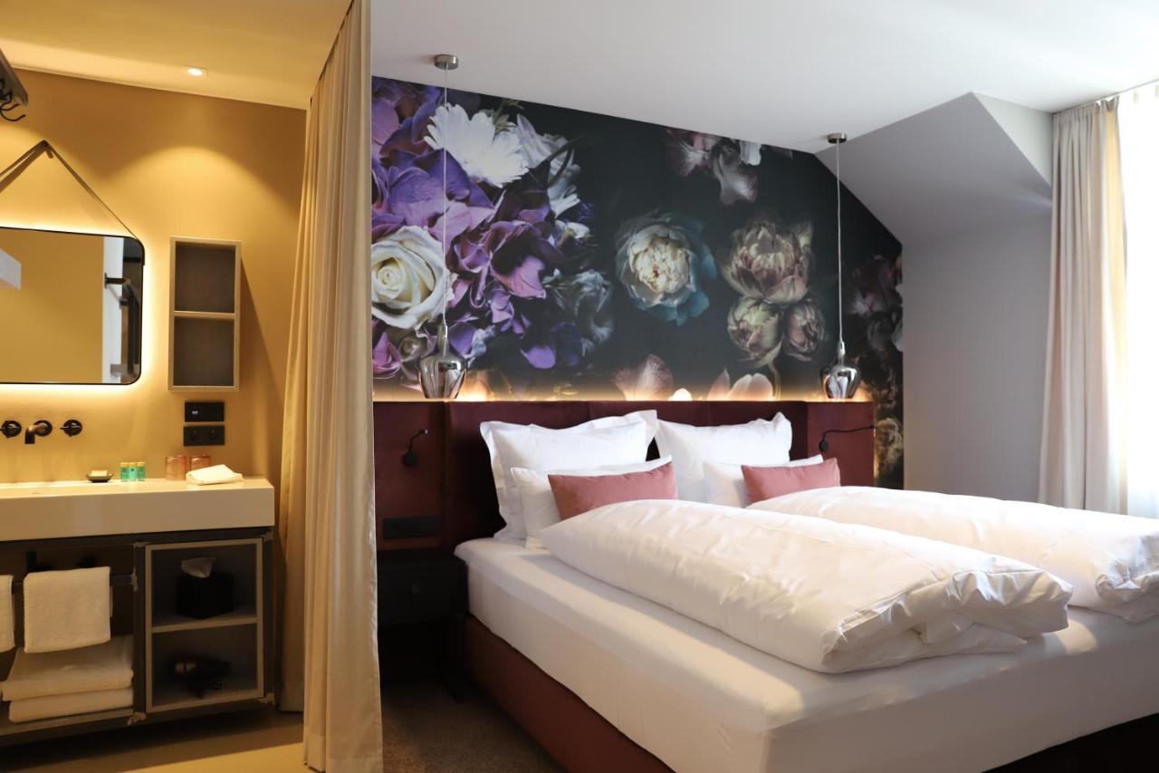 Boutiquehotel Burg Adenbach & Alter Weinbau باد نوينهار اهرفيل المظهر الخارجي الصورة
