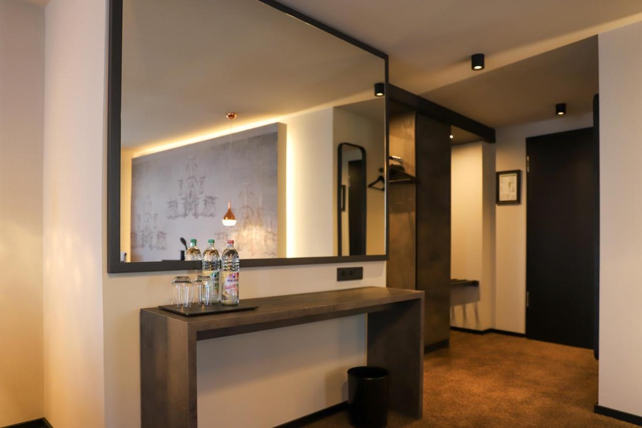 Boutiquehotel Burg Adenbach & Alter Weinbau باد نوينهار اهرفيل المظهر الخارجي الصورة