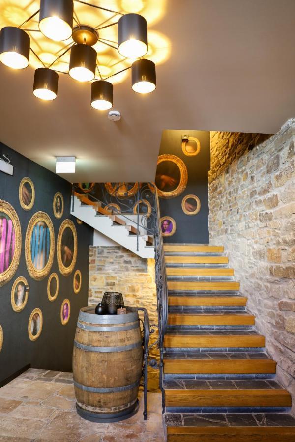 Boutiquehotel Burg Adenbach & Alter Weinbau باد نوينهار اهرفيل المظهر الخارجي الصورة