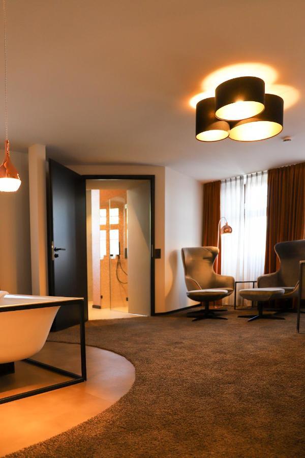 Boutiquehotel Burg Adenbach & Alter Weinbau باد نوينهار اهرفيل المظهر الخارجي الصورة