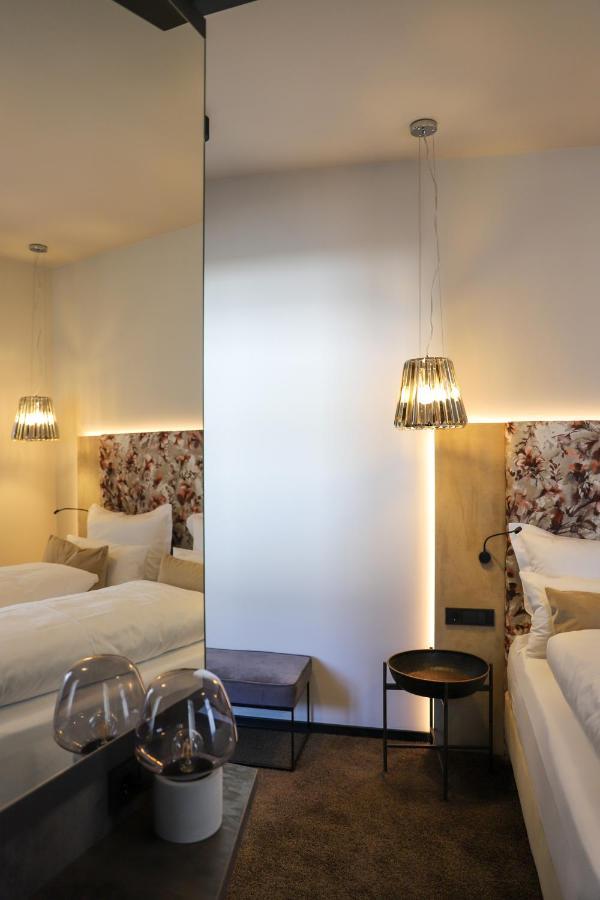 Boutiquehotel Burg Adenbach & Alter Weinbau باد نوينهار اهرفيل المظهر الخارجي الصورة